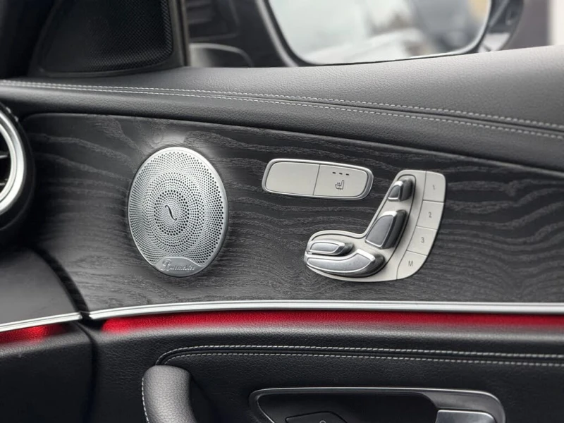 Mercedes-Benz E 400 DIGITAL* 360* PANO* B.SPOT* AMBIENT* BURMESTER* МА, снимка 11 - Автомобили и джипове - 53431000