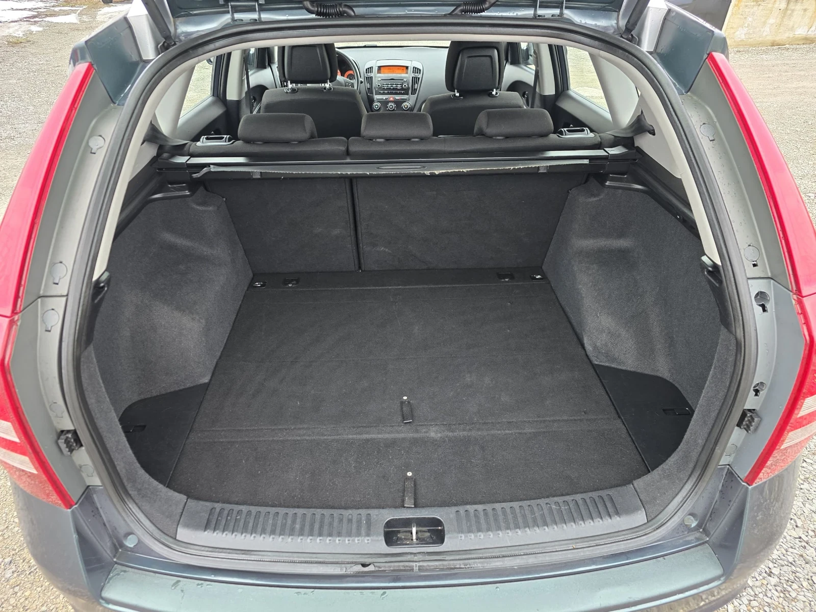 Kia Ceed 1.4 i 90 К.С. КЛИМАТИК/ НОВИ ГУМИ | Mobile.bg — изображение 13