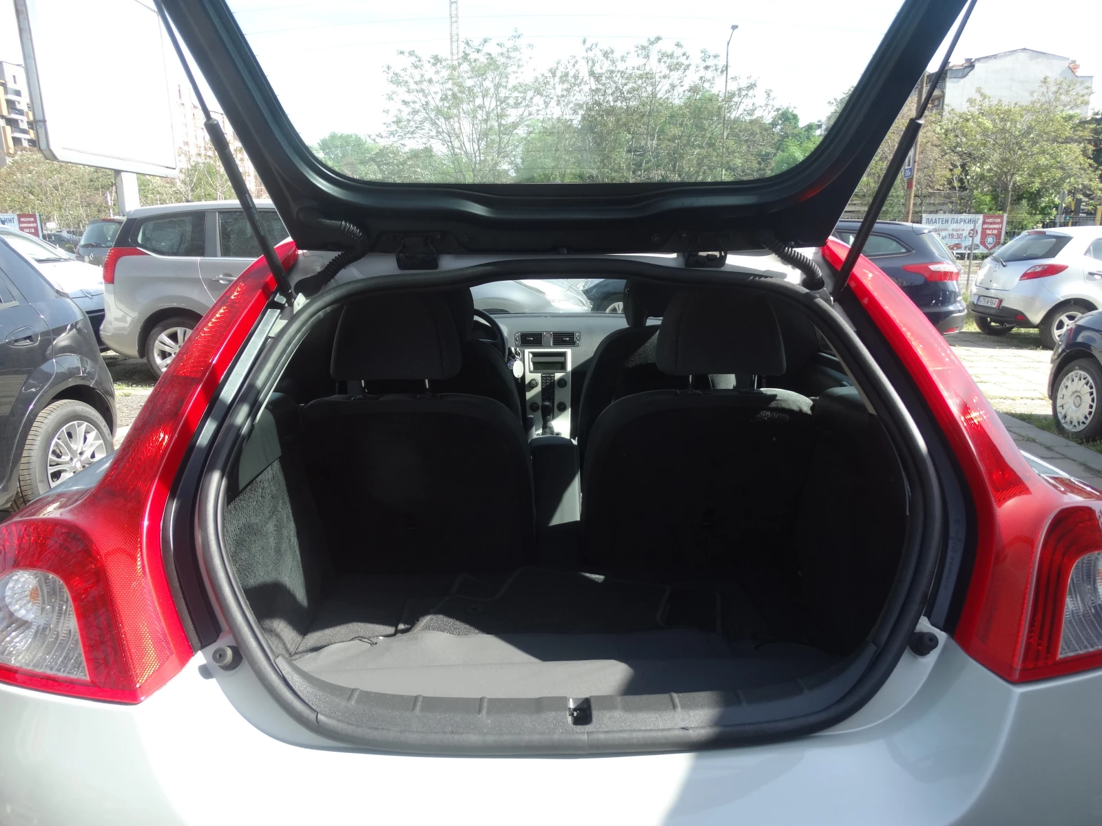 Volvo C30 1.6 - 101 к.с. - изображение 6
