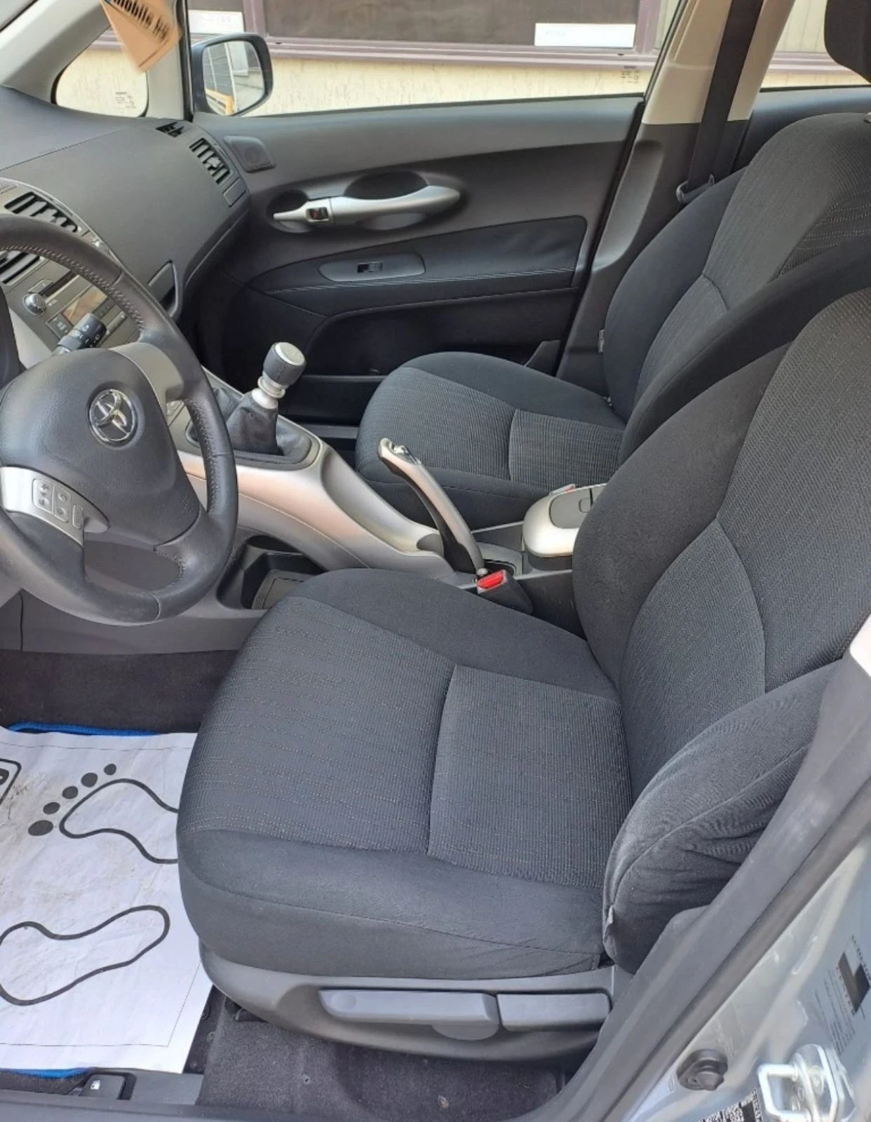 Toyota Auris  - изображение 8
