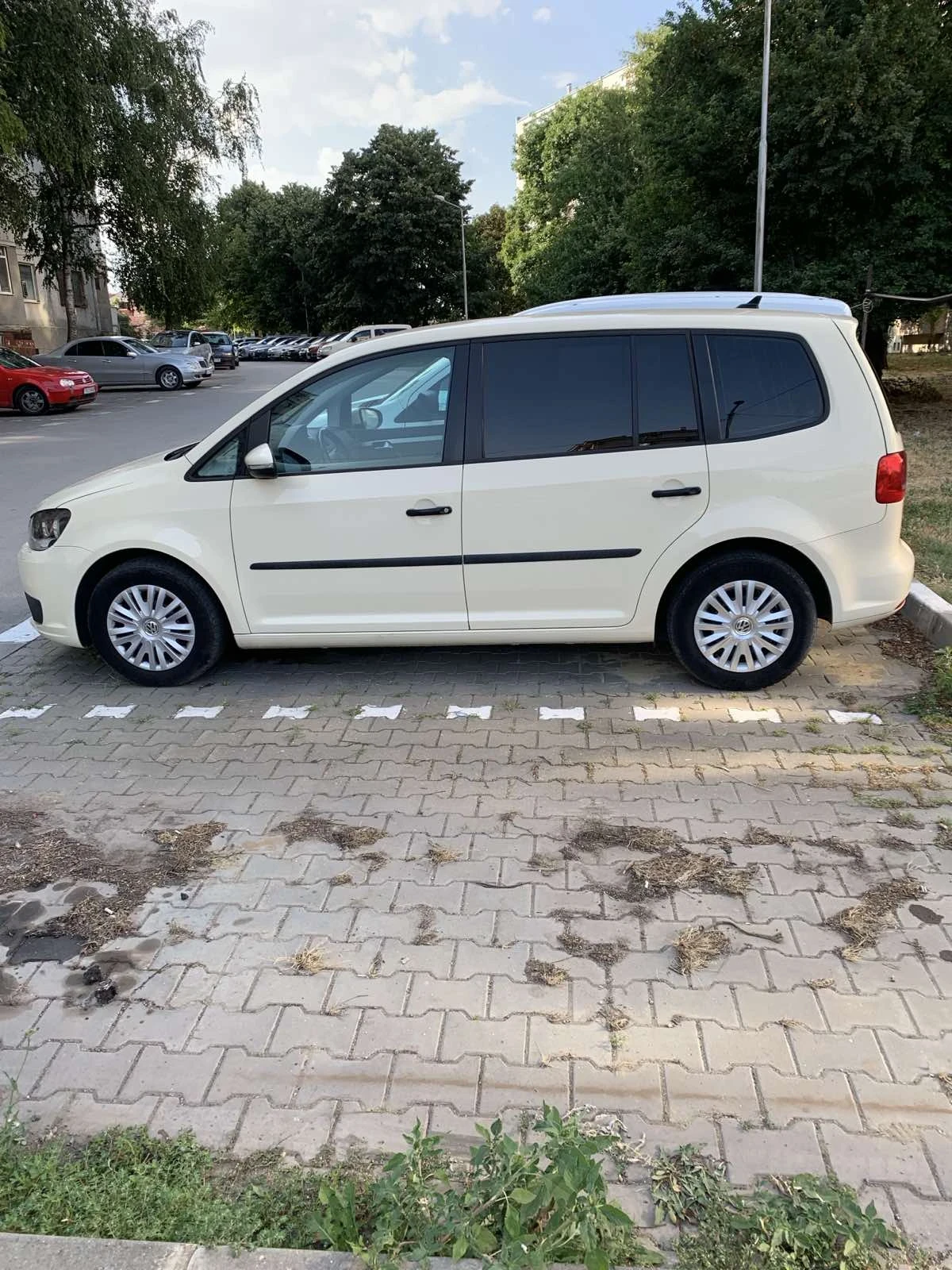 VW Touran 2.0 TDI 6+ 1, снимка 4 - Автомобили и джипове - 51796404
