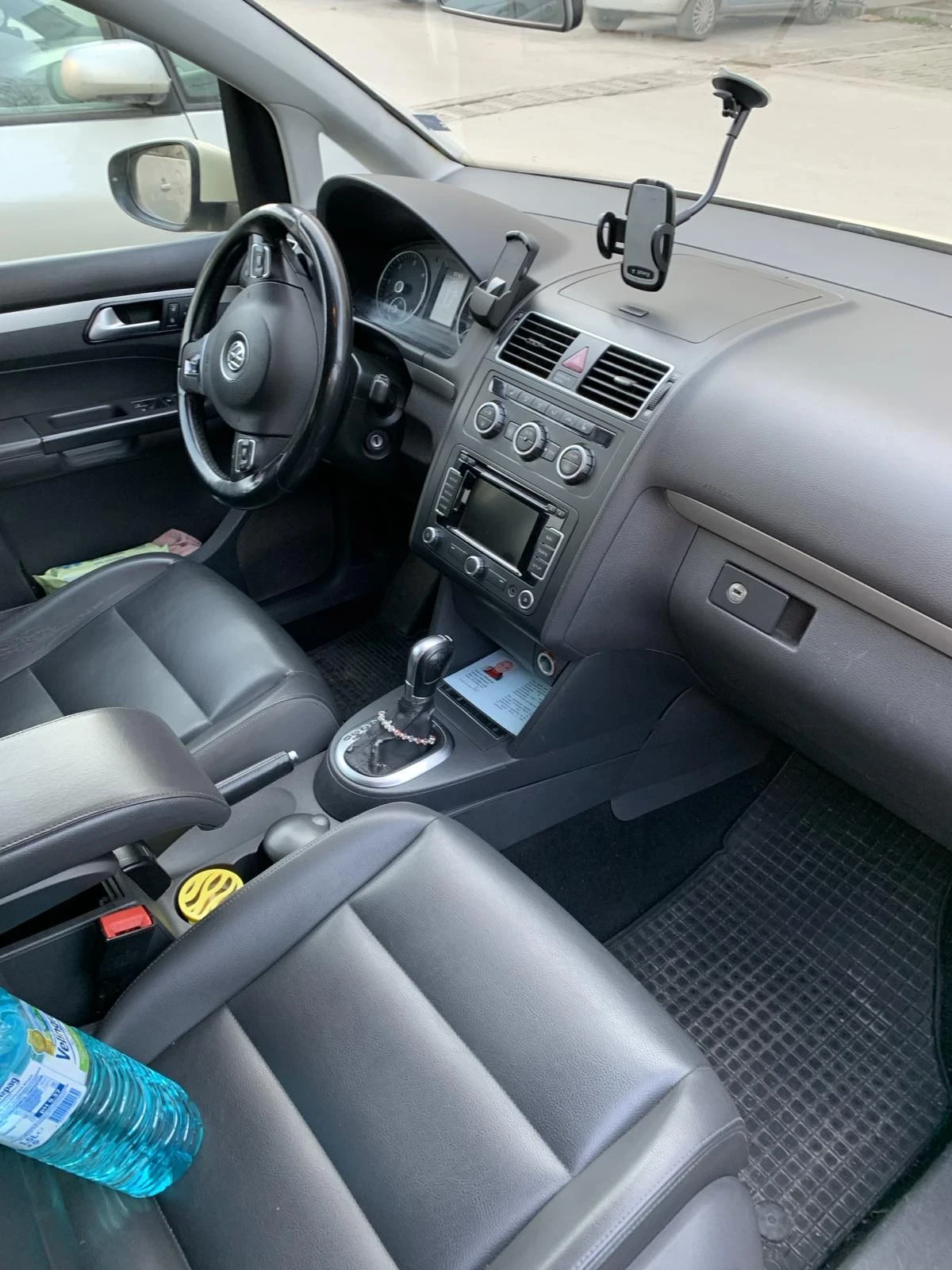 VW Touran 2.0 TDI 6+ 1, снимка 7 - Автомобили и джипове - 51796404