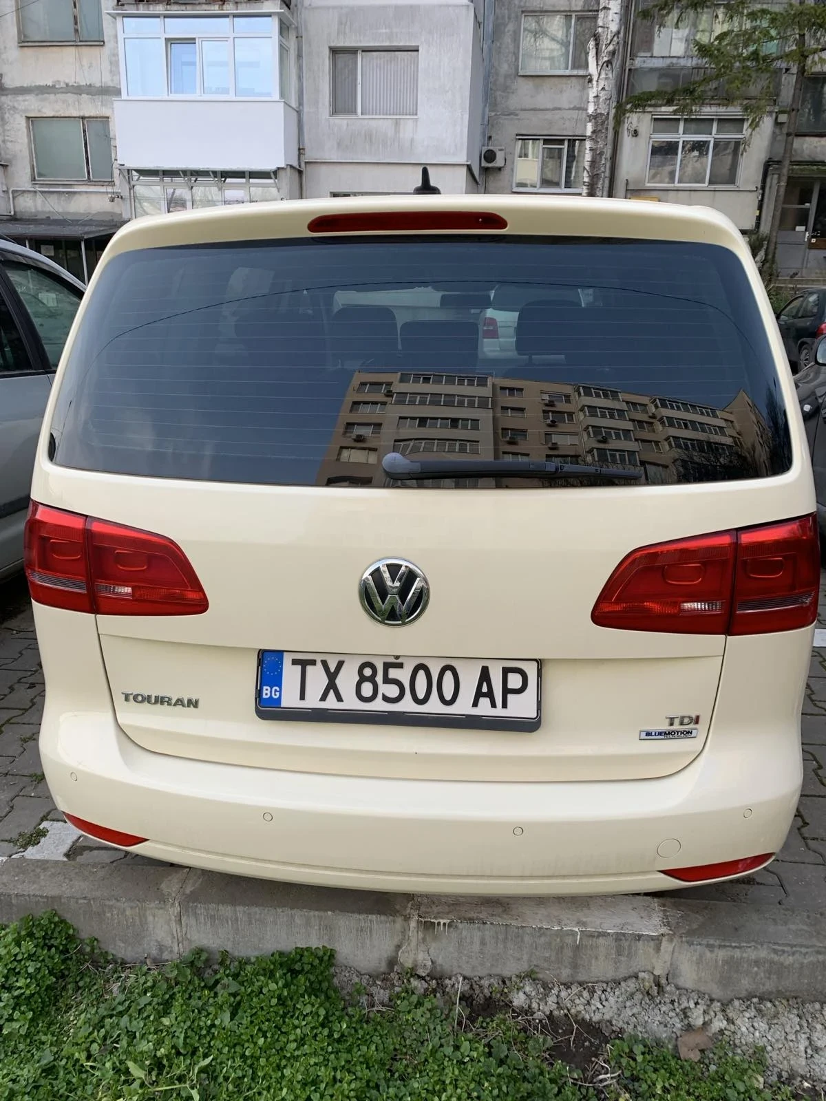 VW Touran 2.0 TDI 6+ 1, снимка 5 - Автомобили и джипове - 51796404
