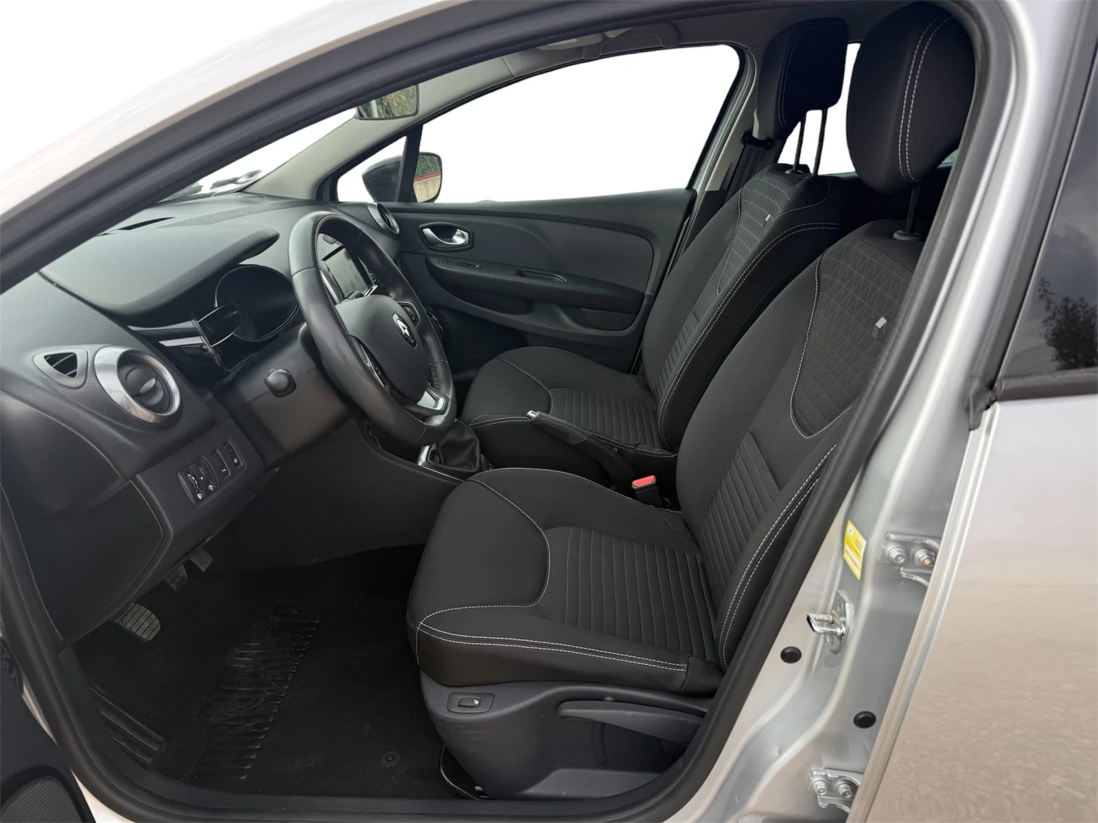 Renault Clio 1.2/118ps/LIMITED/6gears/Euro6, снимка 7 - Автомобили и джипове - 53875579