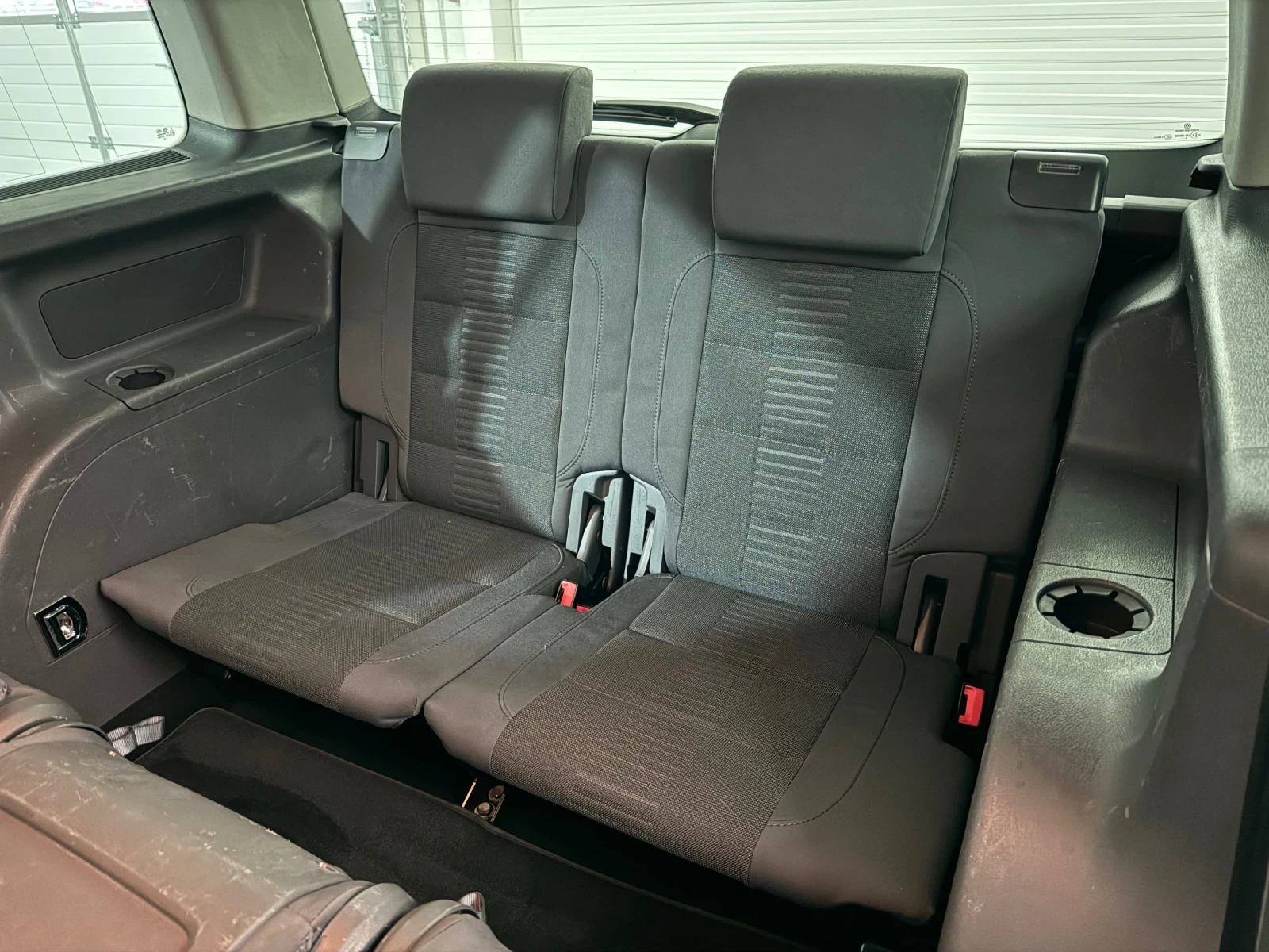 VW Touran 2.0 TDI 140 k.s. - HIGILINE - 7 MESTEN, снимка 11 - Автомобили и джипове - 53914671