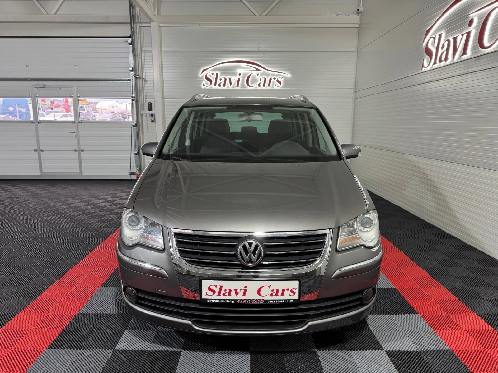 VW Touran 2.0 TDI 140 k.s. - HIGILINE - 7 MESTEN, снимка 2 - Автомобили и джипове - 53914671