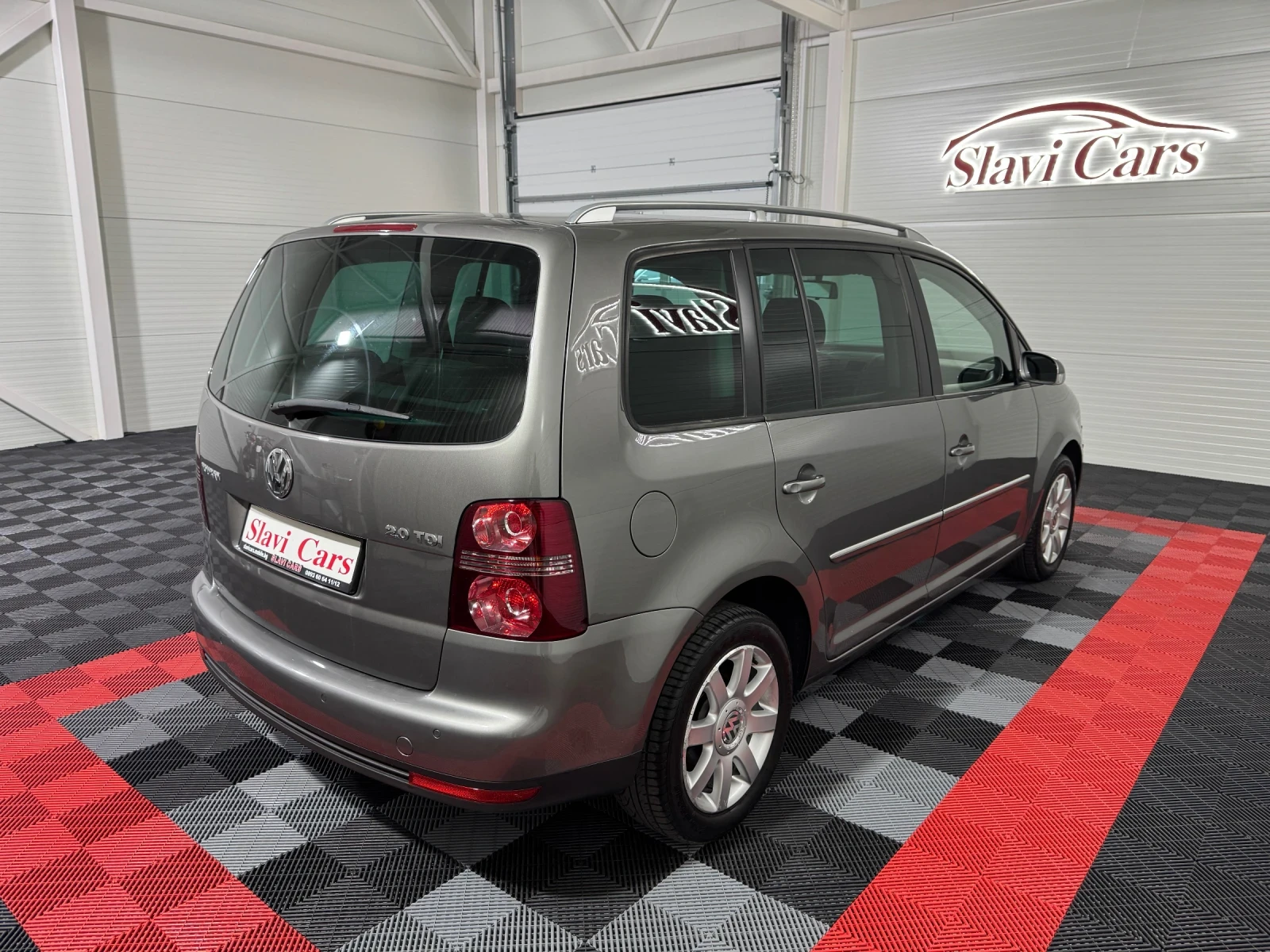 VW Touran 2.0 TDI 140 k.s. - HIGILINE - 7 MESTEN, снимка 6 - Автомобили и джипове - 53914671