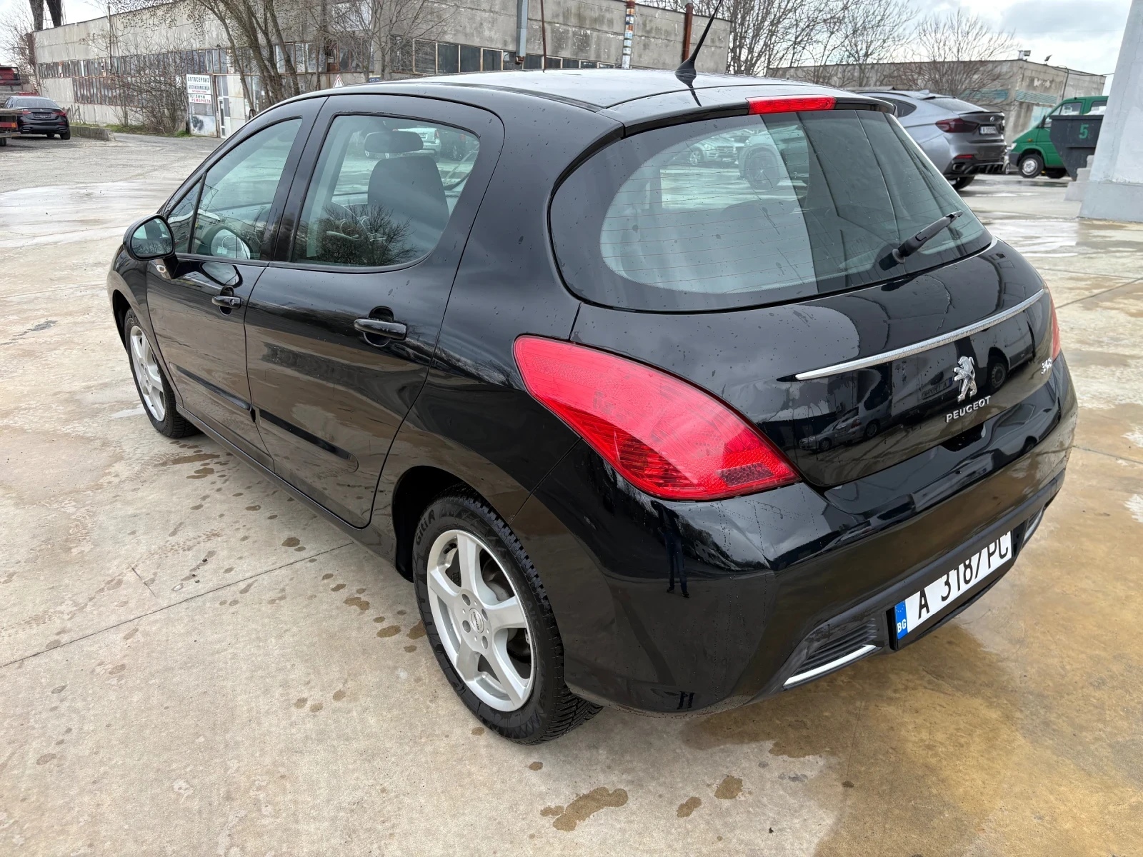 Peugeot 308 1.6 HDI, снимка 4 - Автомобили и джипове - 54008941