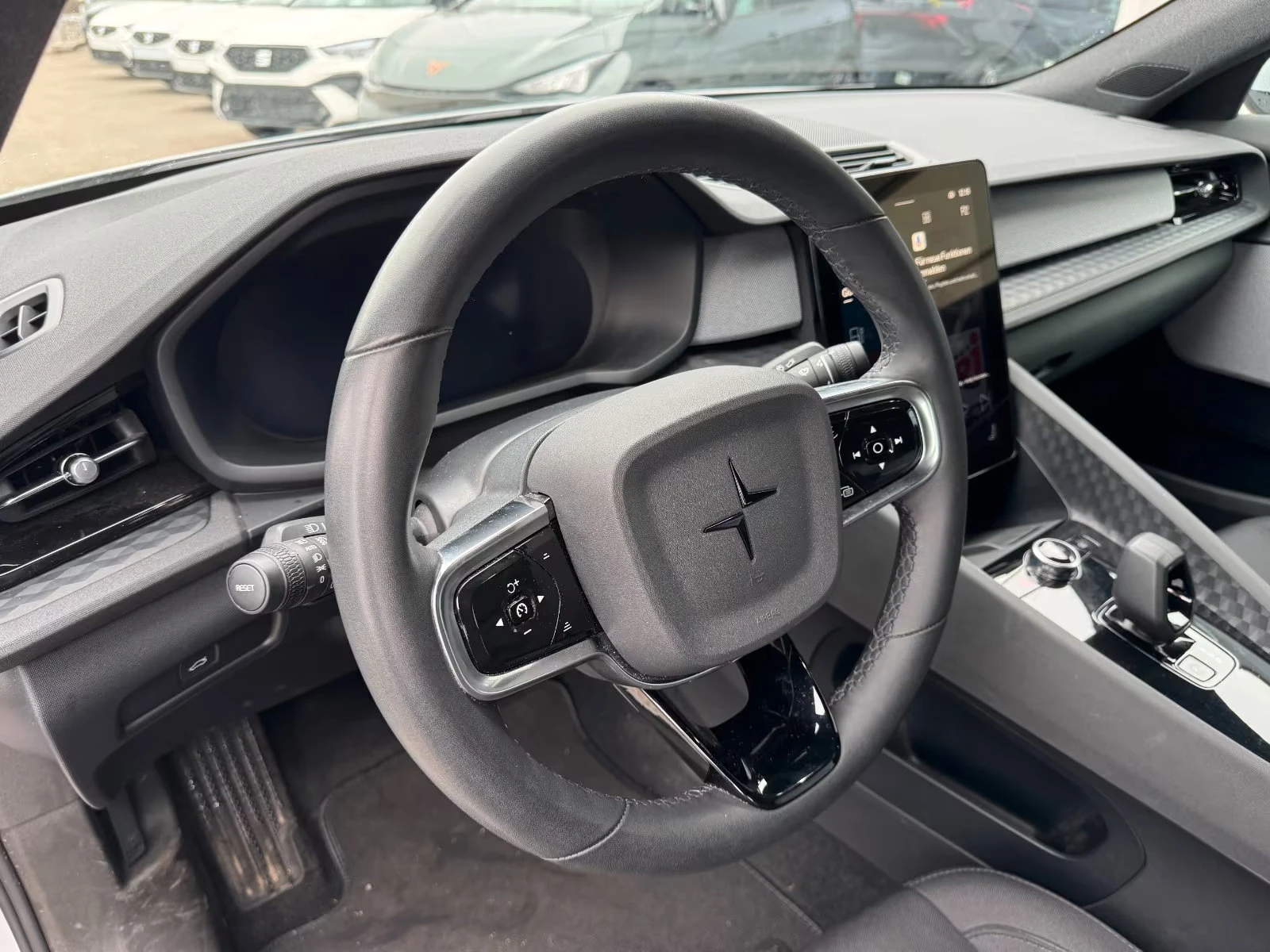 Polestar 2 LONG-RANGE/408HP/DUAL/PANO/360/MEMO/KLESS/164q, снимка 6 - Автомобили и джипове - 54205002