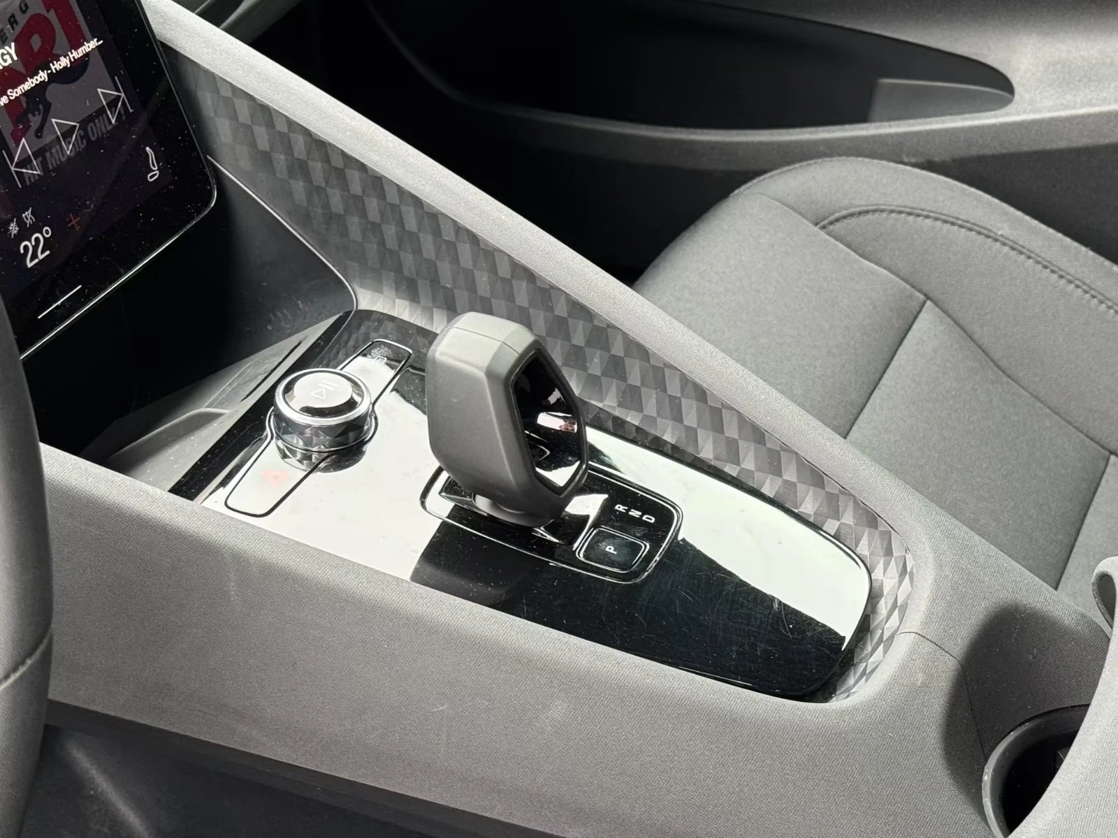 Polestar 2 LONG-RANGE/408HP/DUAL/PANO/360/MEMO/KLESS/164q, снимка 11 - Автомобили и джипове - 54205002