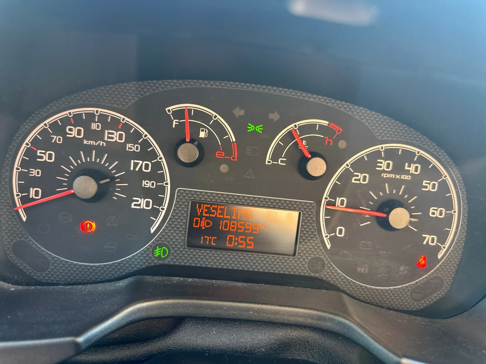Fiat Qubo 1.4I Clima, снимка 13 - Автомобили и джипове - 54907750