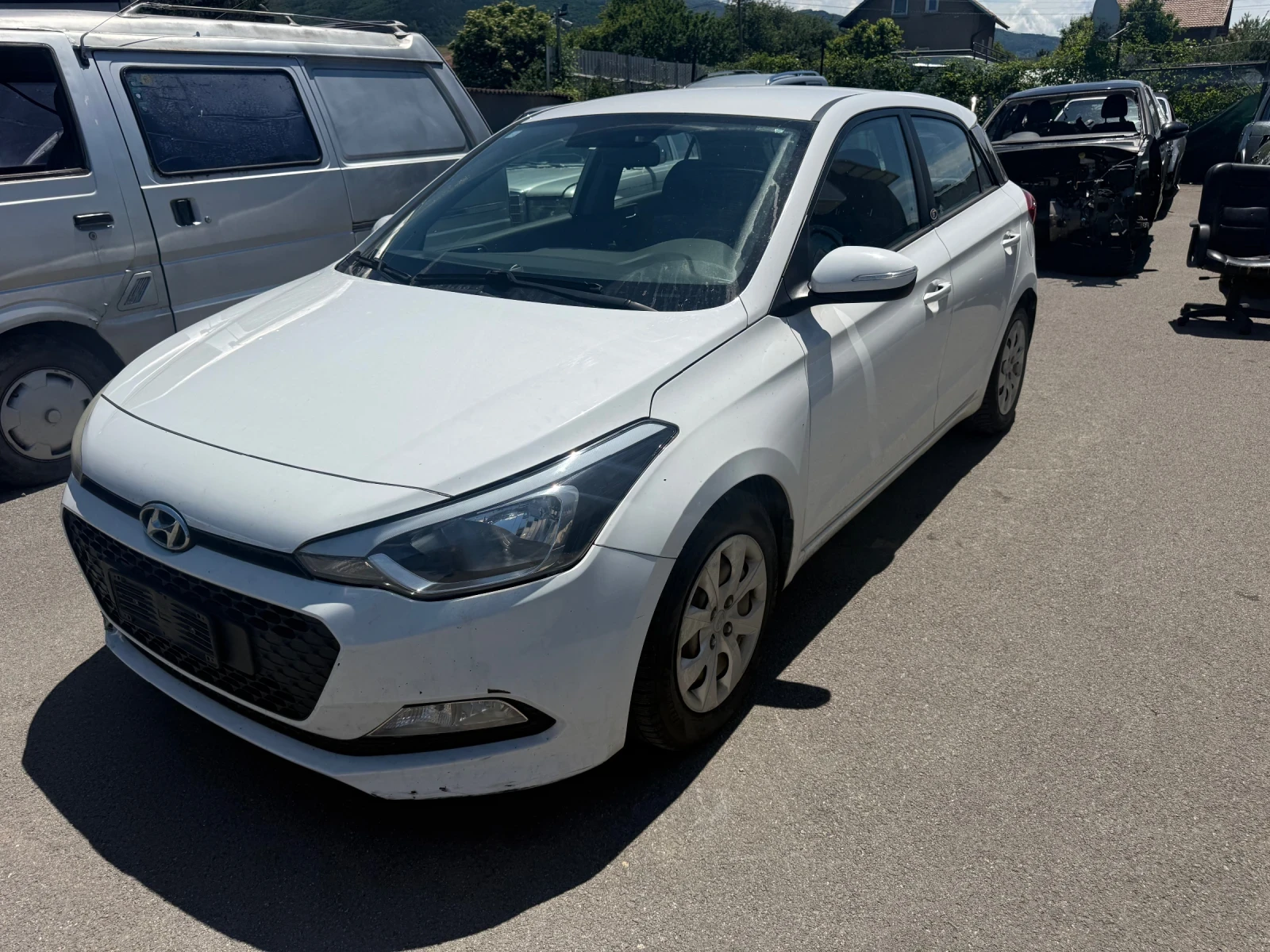 Hyundai I20 1.25i 86кс, снимка 3 - Автомобили и джипове - 54925177