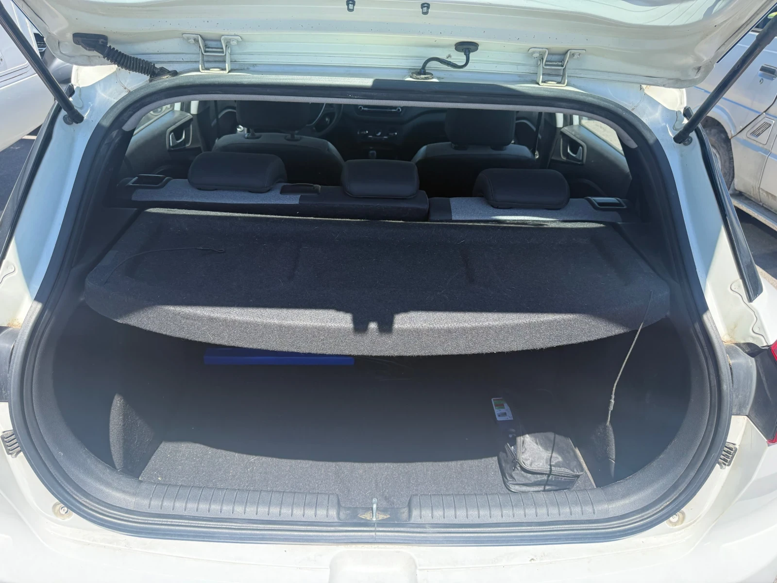 Hyundai I20 1.25i 86кс, снимка 10 - Автомобили и джипове - 54925177