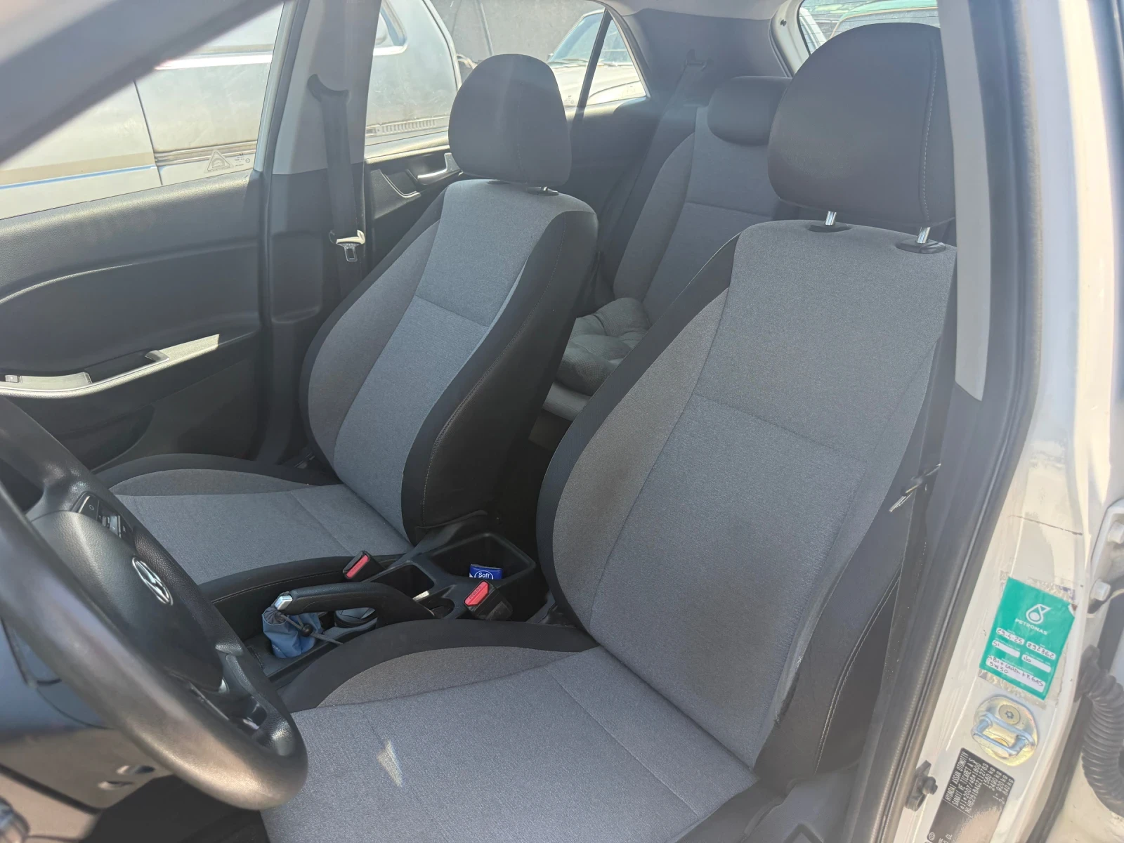 Hyundai I20 1.25i 86кс, снимка 8 - Автомобили и джипове - 54925177