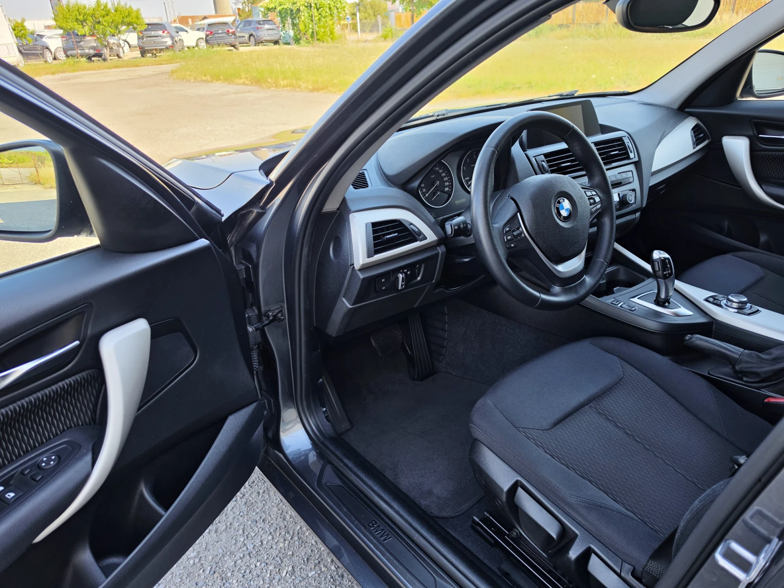 BMW 116 2.0 D URBAN* NAVI* KEYLESS GO, снимка 9 - Автомобили и джипове - 55257051