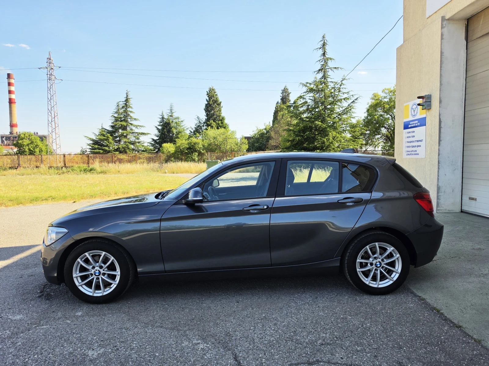 BMW 116 2.0 D URBAN* NAVI* KEYLESS GO, снимка 4 - Автомобили и джипове - 55257051