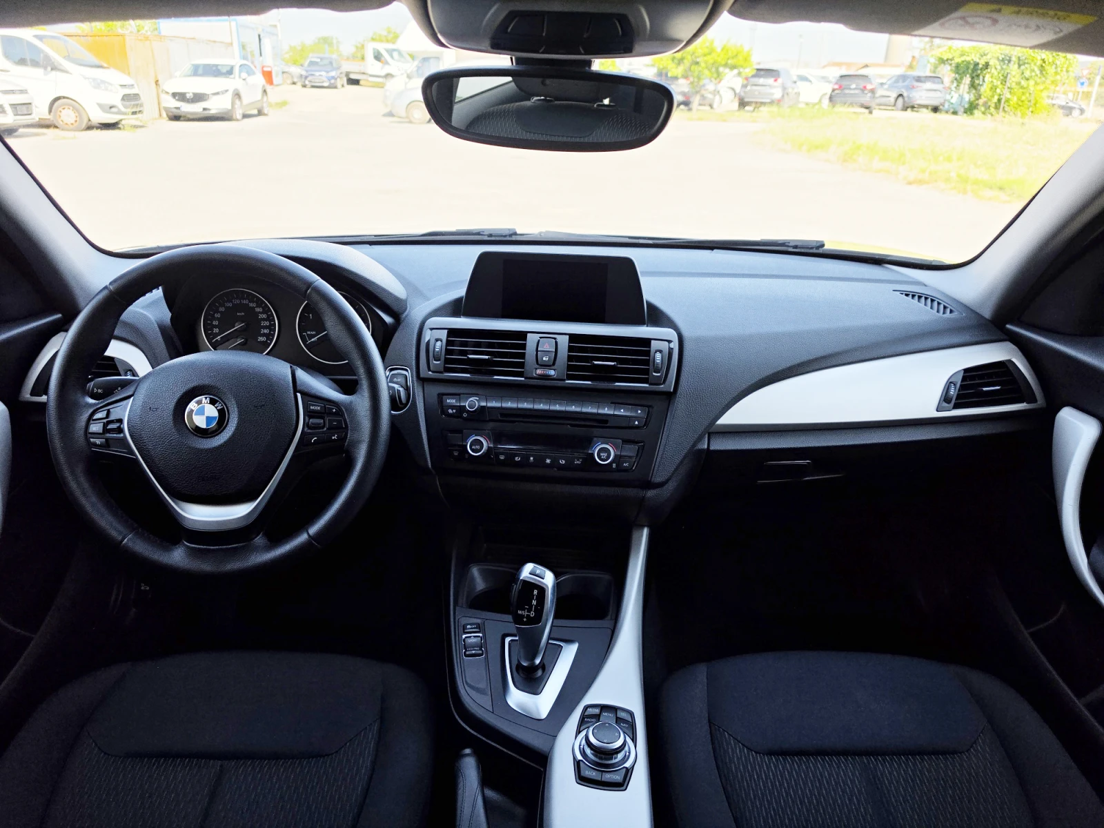 BMW 116 2.0 D URBAN* NAVI* KEYLESS GO, снимка 13 - Автомобили и джипове - 55257051