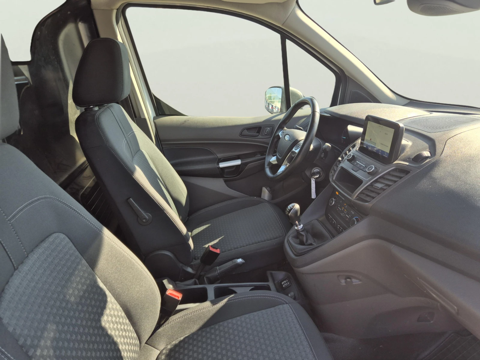 Ford Connect 1.5 EcoBlue, снимка 9 - Автомобили и джипове - 55533777