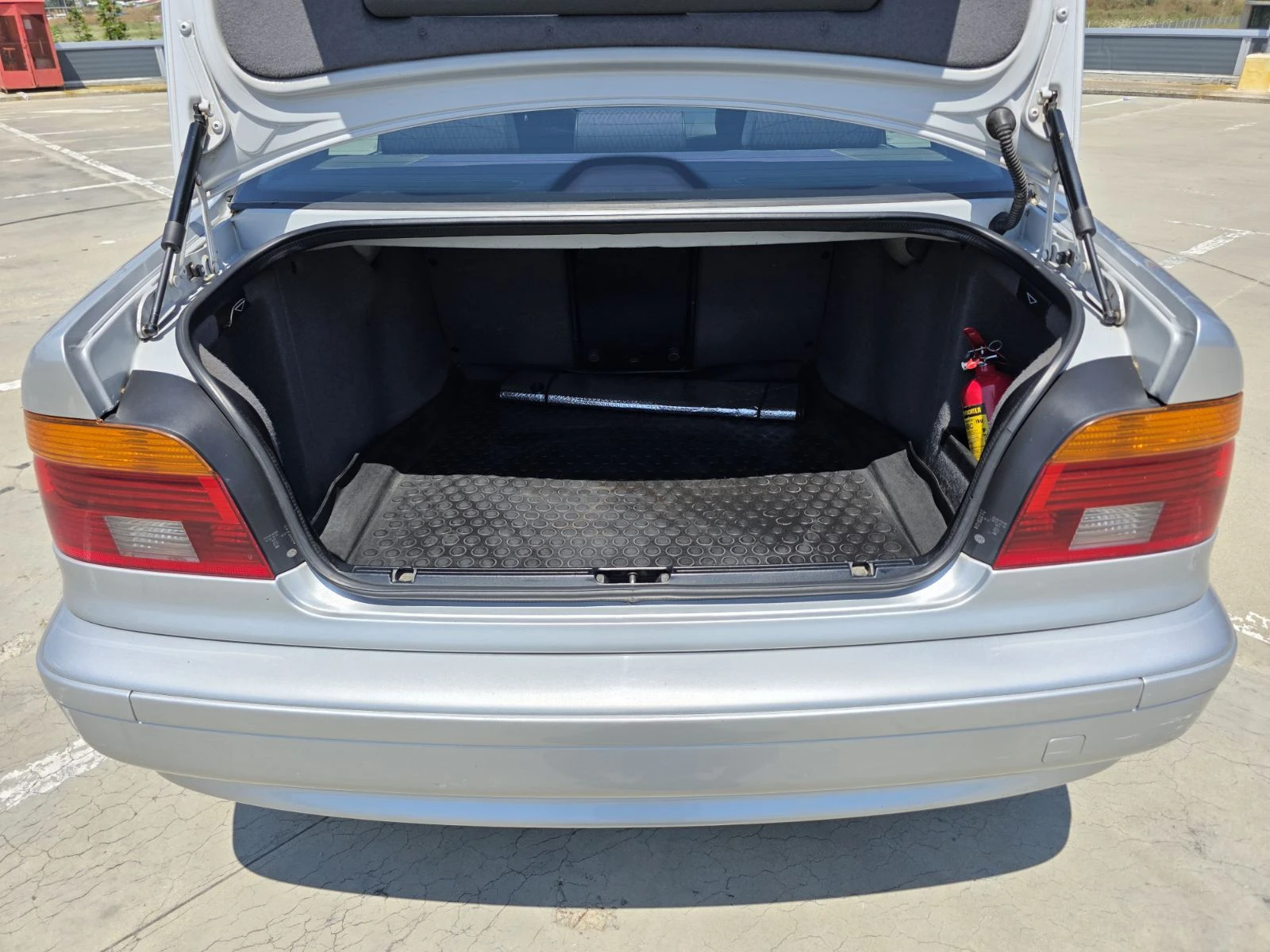 BMW 525 TDI, снимка 9 - Автомобили и джипове - 55894944