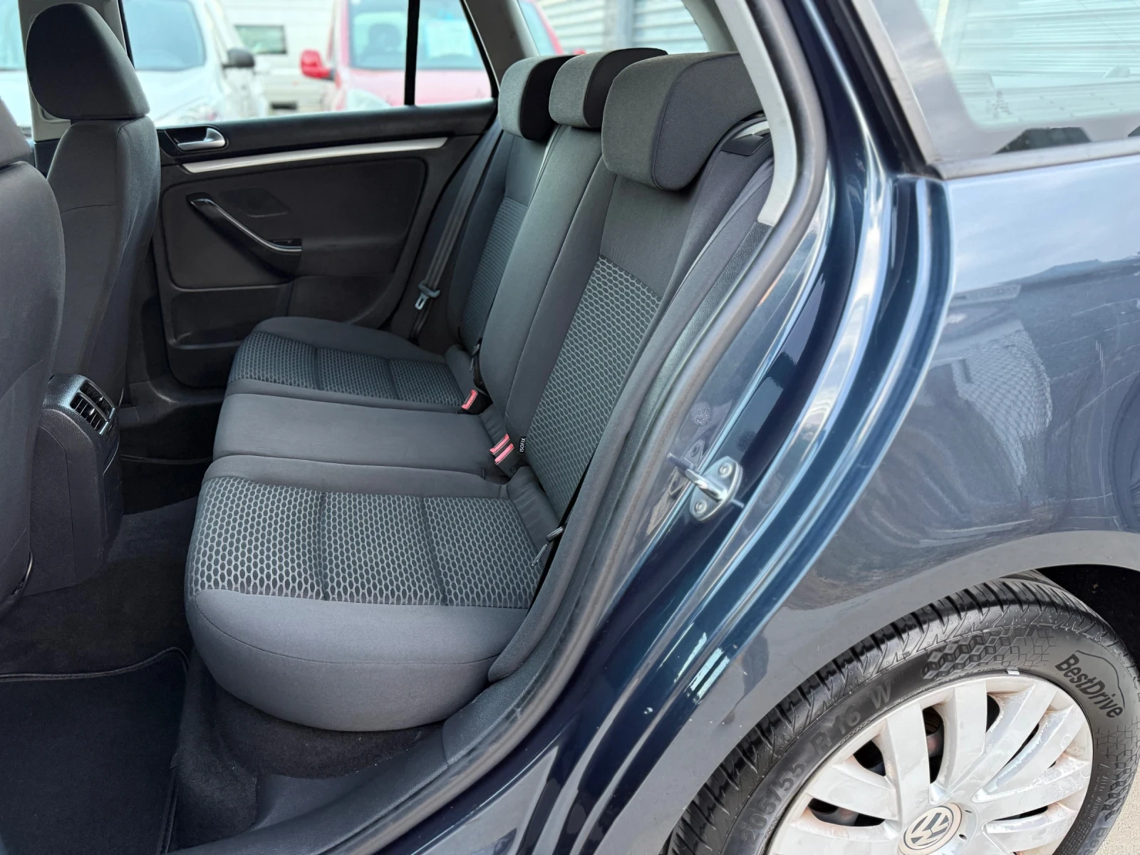 VW Golf, снимка 11 - Автомобили и джипове - 56431311