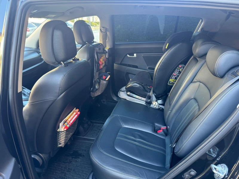 Kia Sportage 2.0 CRDI, снимка 11 - Автомобили и джипове - 52799138