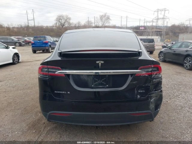 Tesla Model X 75D, снимка 8 - Автомобили и джипове - 55107141