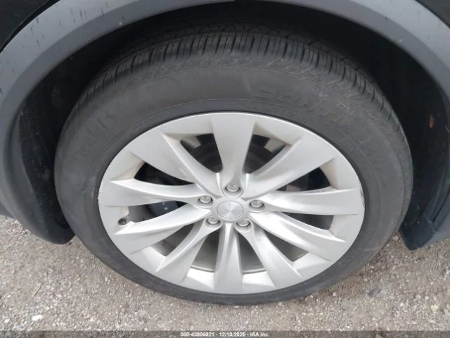 Tesla Model X 75D, снимка 10 - Автомобили и джипове - 55107141