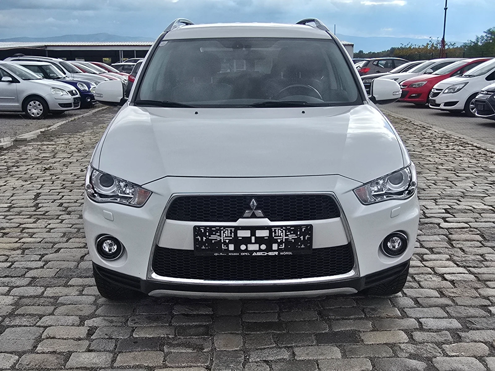 Mitsubishi Outlander 2.0D 140кс 4х4 7места 150000км. - изображение 2