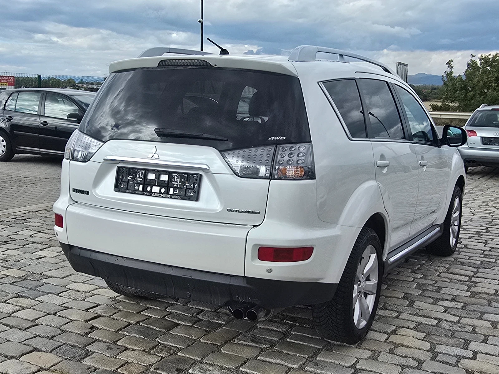 Mitsubishi Outlander 2.0D 140кс 4х4 7места 150000км. - изображение 6