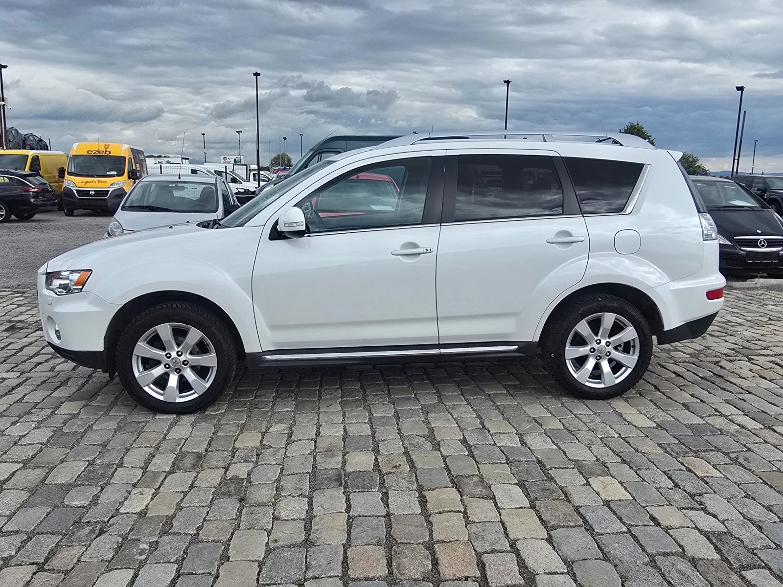 Mitsubishi Outlander 2.0D 140кс 4х4 7места 150000км. - изображение 4