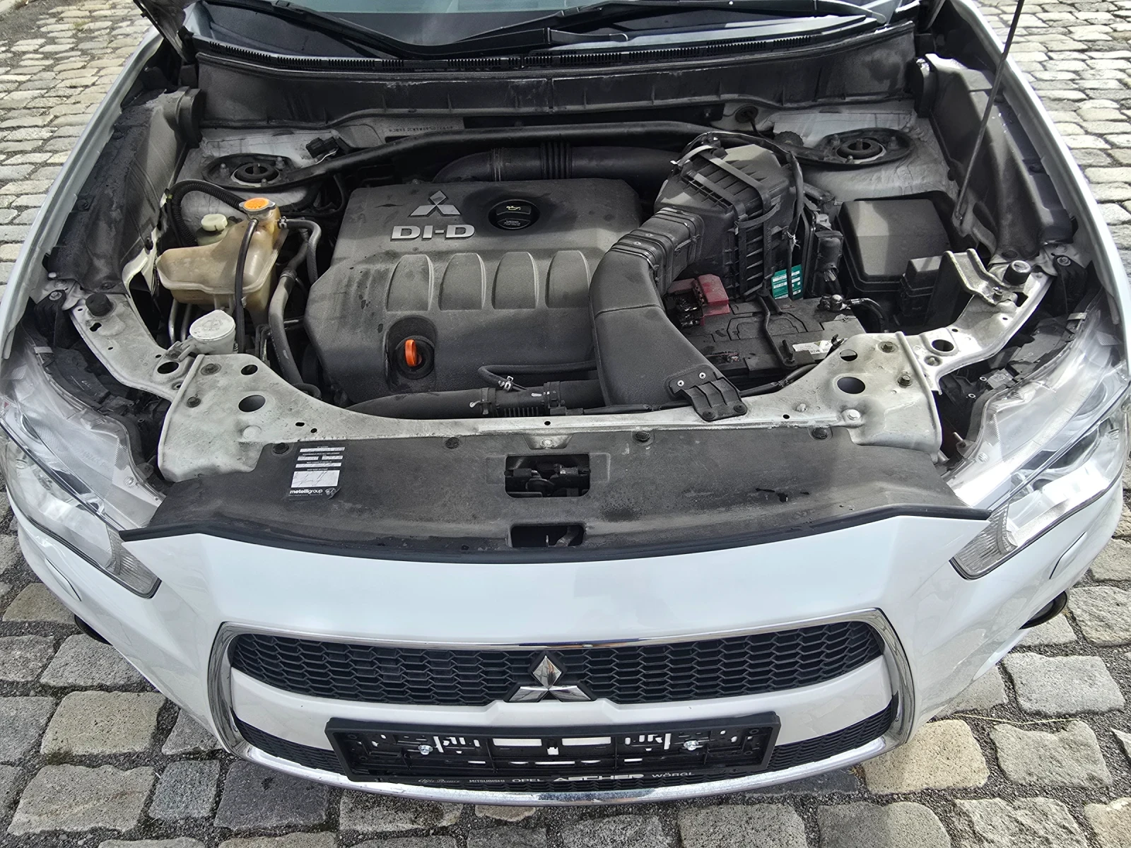 Mitsubishi Outlander 2.0D 140кс 4х4 7места 150000км. - изображение 9