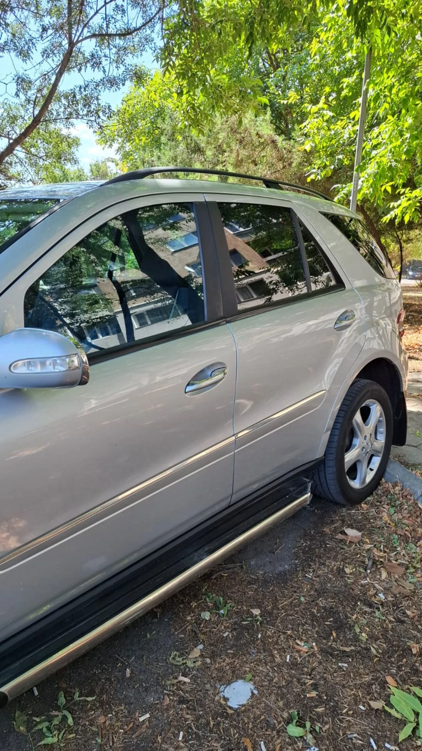 Mercedes-Benz ML 280 Много запазен , снимка 3 - Автомобили и джипове - 54010177