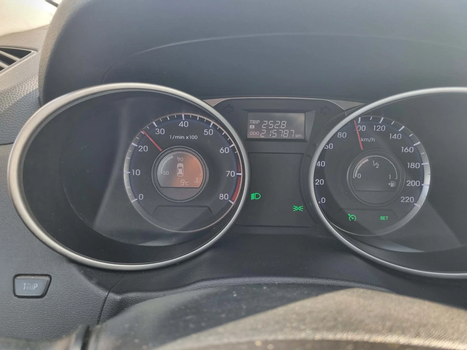 Hyundai IX35 1.6GDI, 135 hp, снимка 15 - Автомобили и джипове - 54010991