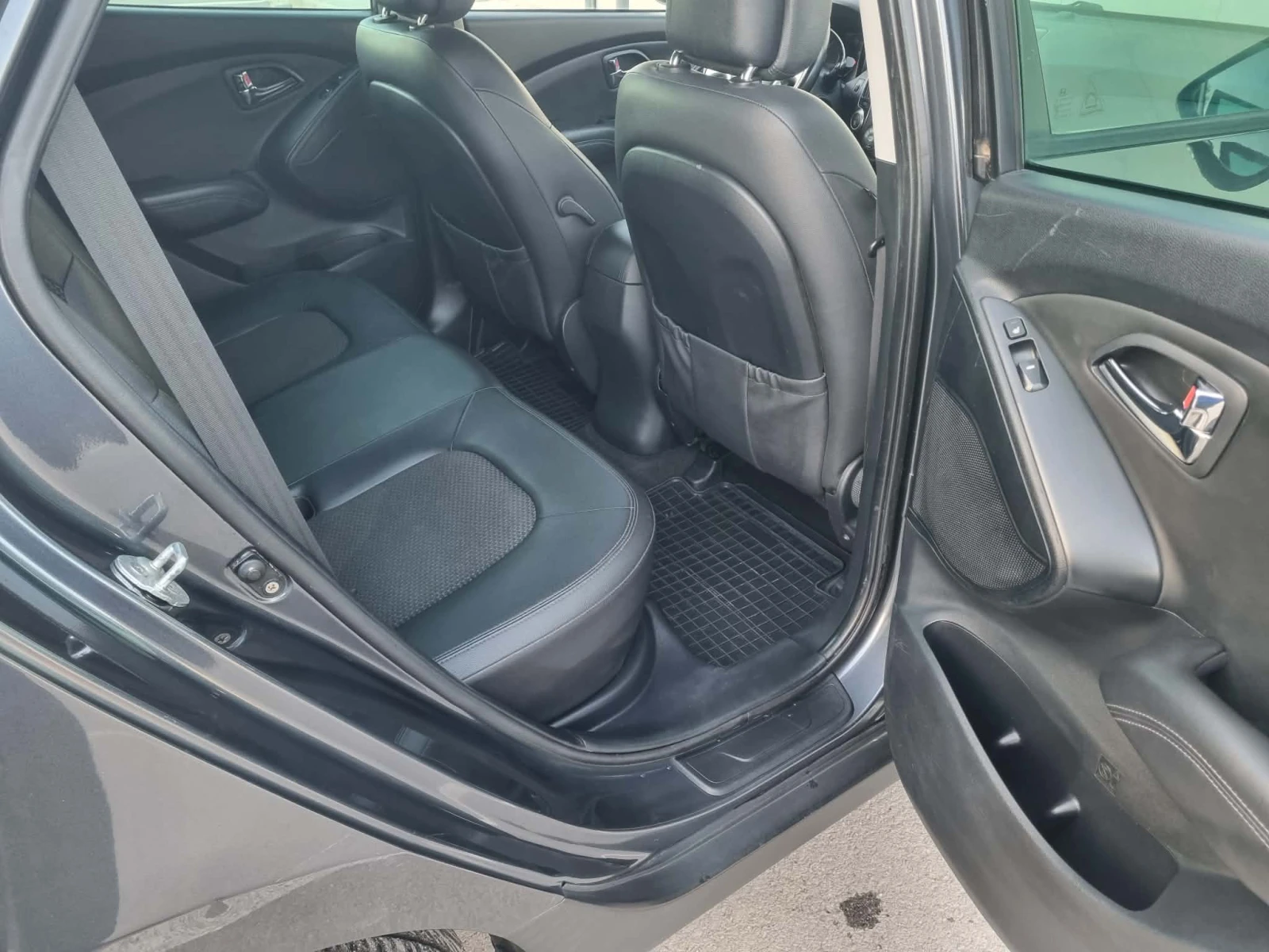 Hyundai IX35 1.6GDI, 135 hp, снимка 11 - Автомобили и джипове - 54010991