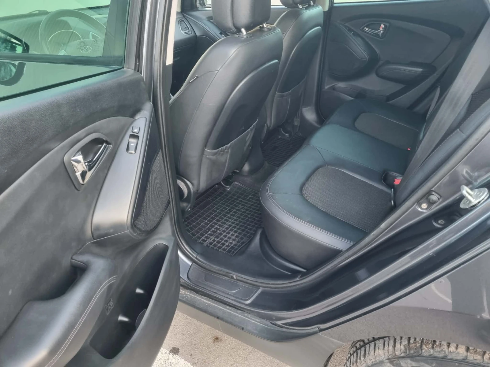 Hyundai IX35 1.6GDI, 135 hp, снимка 10 - Автомобили и джипове - 54010991