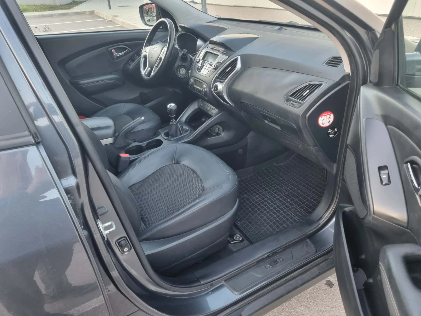 Hyundai IX35 1.6GDI, 135 hp, снимка 12 - Автомобили и джипове - 54010991