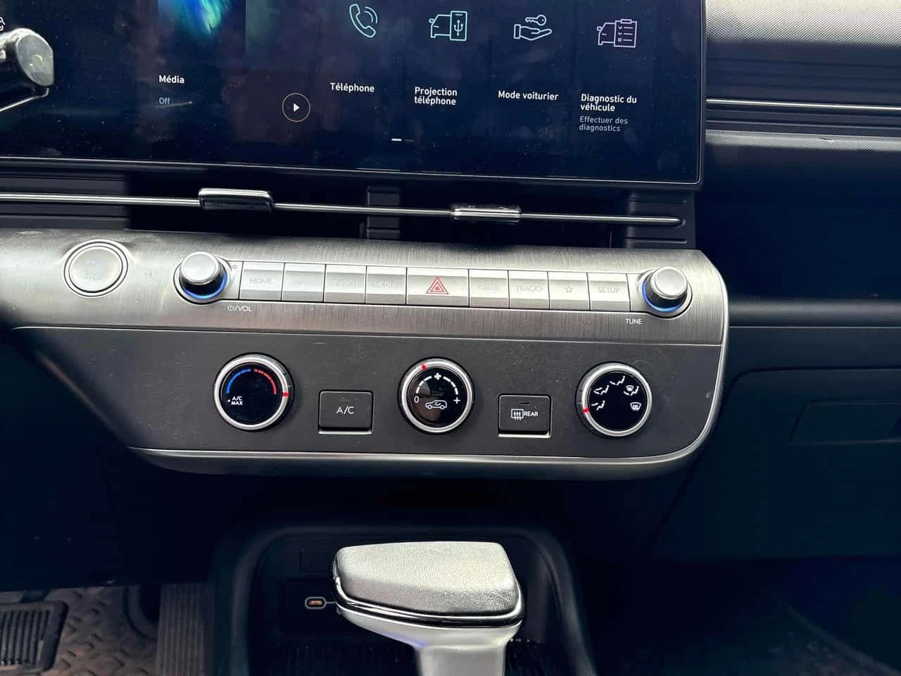 Hyundai Kona * Preferred * ПОДГРЕВ* KEYLESS* , снимка 9 - Автомобили и джипове - 54413390