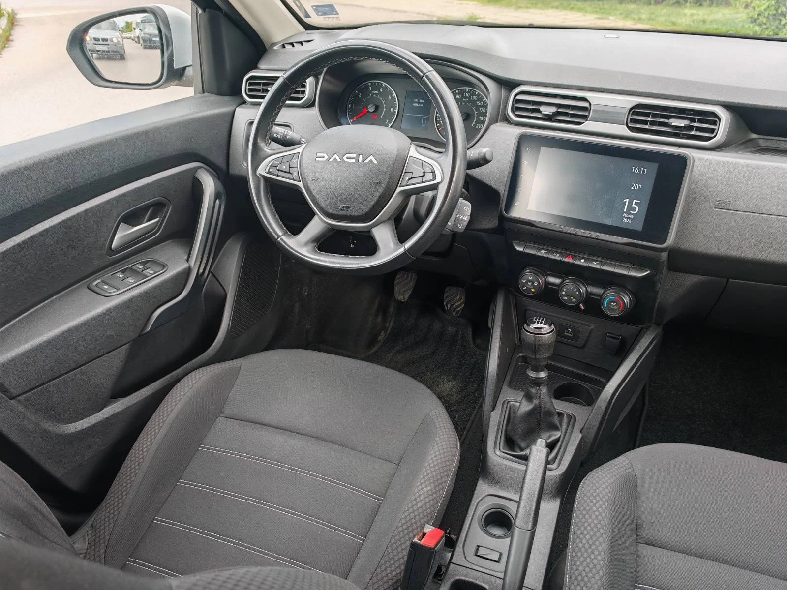 Dacia Duster 1999Евро за получаване, 1.0TCe EcoG ГАЗ, снимка 9 - Автомобили и джипове - 54588165
