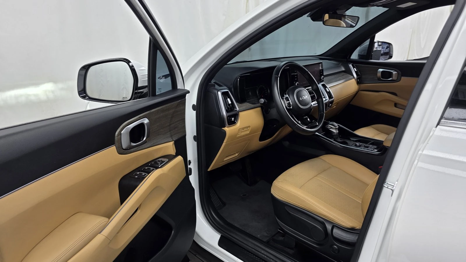 Kia Sorento 2.2* KEYLESS* ПОДГРЕВ ВОЛАН* КРАЙНА ЦЕНА, снимка 10 - Автомобили и джипове - 55336538