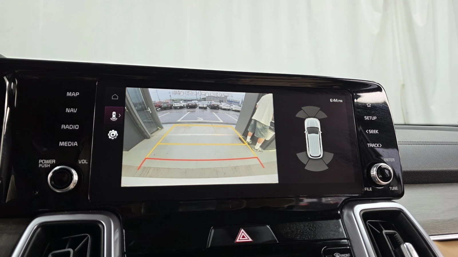 Kia Sorento 2.2* KEYLESS* ПОДГРЕВ ВОЛАН* КРАЙНА ЦЕНА, снимка 16 - Автомобили и джипове - 55336538
