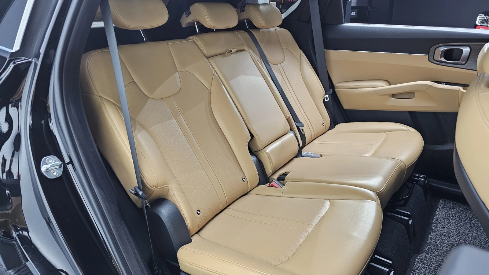 Kia Sorento 2.2* BLIND SPOT* ПОДГРЕВ ВОЛАН* КРАЙНА ЦЕНА, снимка 11 - Автомобили и джипове - 55336538