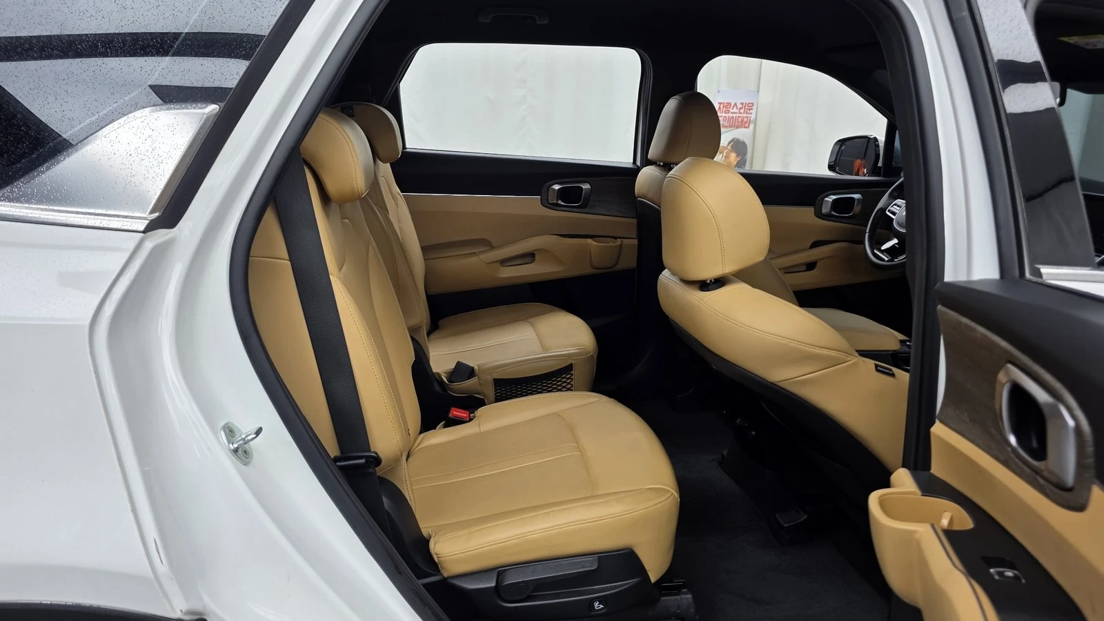 Kia Sorento 2.2* KEYLESS* ПОДГРЕВ ВОЛАН* КРАЙНА ЦЕНА, снимка 12 - Автомобили и джипове - 55336538