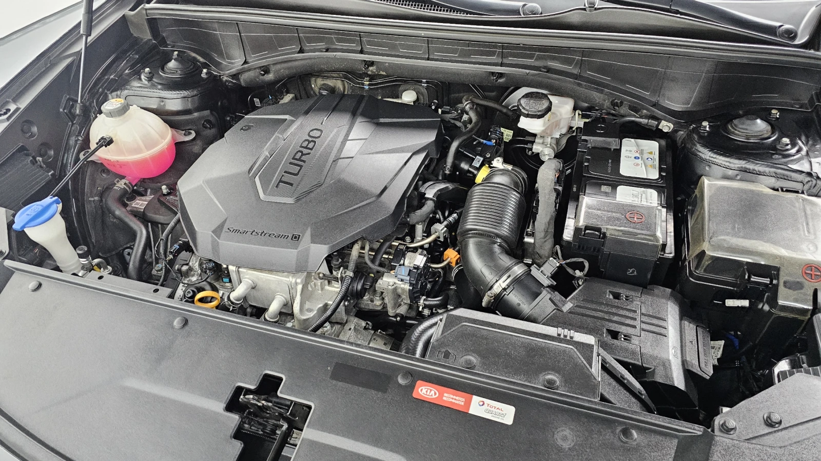 Kia Sorento 2.2* BLIND SPOT* ПОДГРЕВ ВОЛАН* КРАЙНА ЦЕНА, снимка 6 - Автомобили и джипове - 55336538