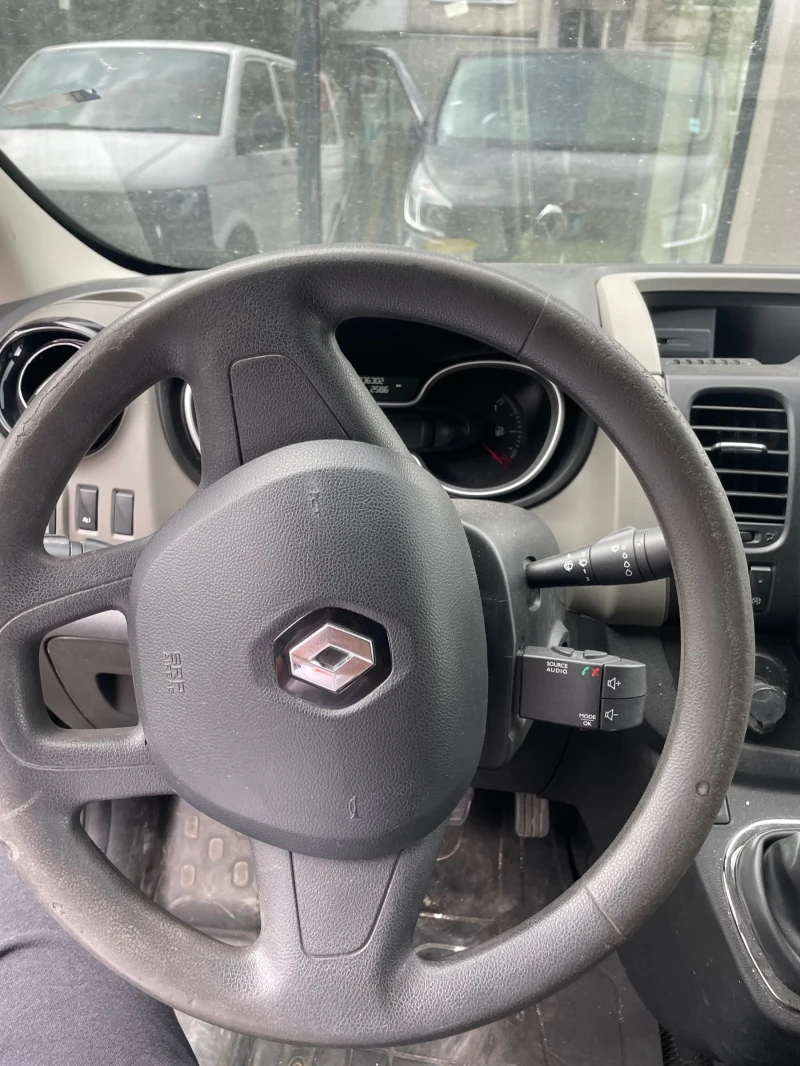 Renault Trafic, снимка 6 - Бусове и автобуси - 47096927