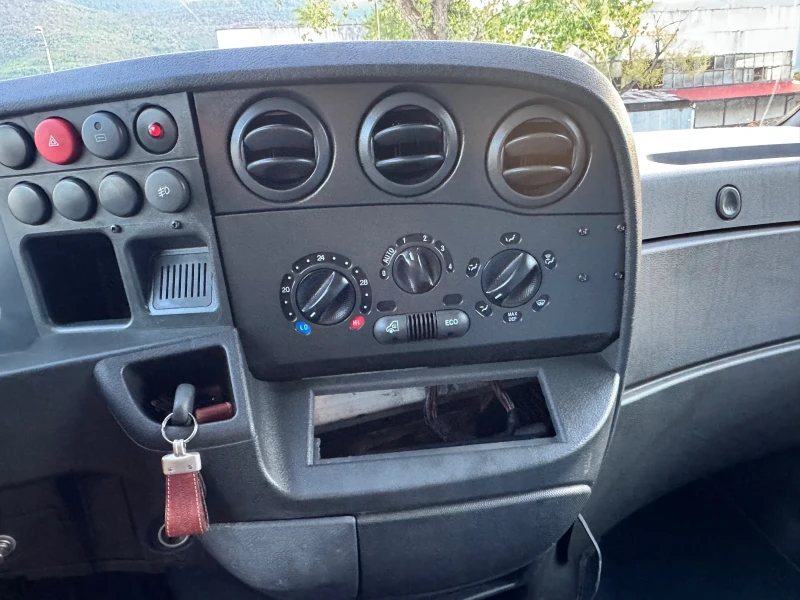 Iveco 35c13 2.8HPI ИТАЛИЯ, снимка 13 - Бусове и автобуси - 51577872