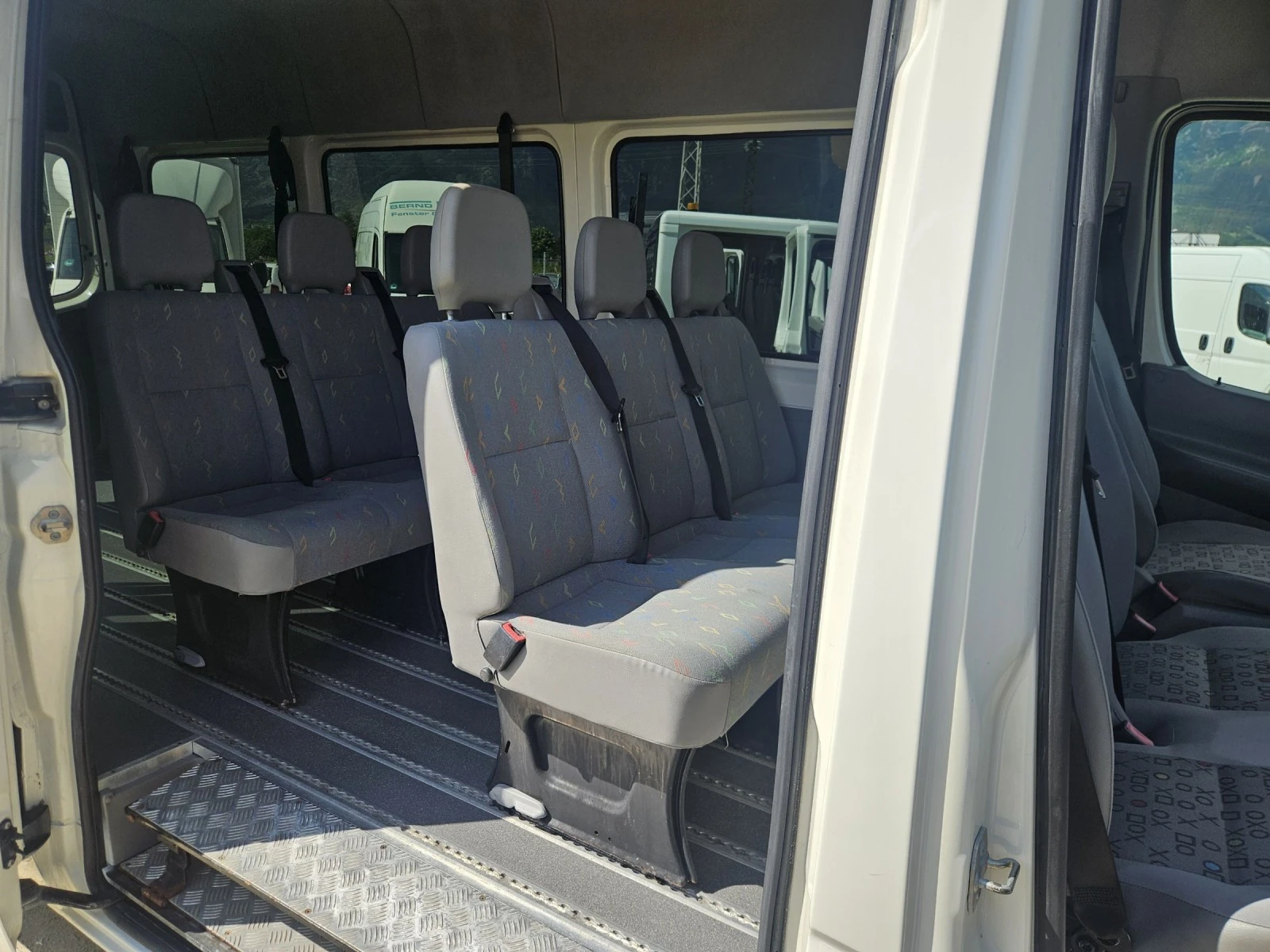 VW Crafter 2.5TDi. 8+ 1 места.Макси база - изображение 8