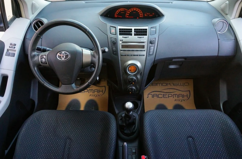 Toyota Yaris 1.3i DUAL SOL, снимка 9 - Автомобили и джипове - 33605980