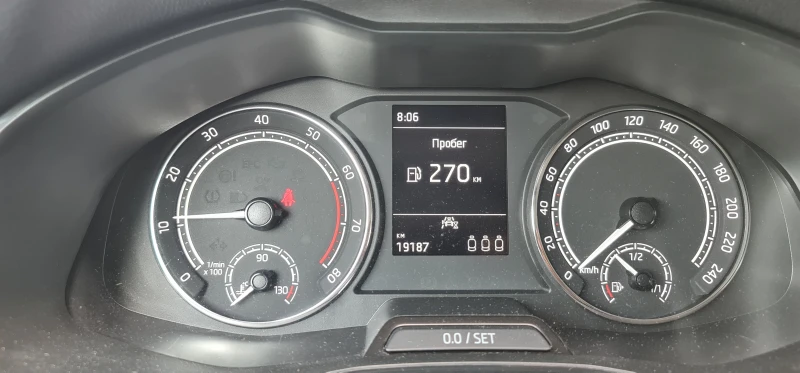 Skoda Scala 1.0 TSI, снимка 8 - Автомобили и джипове - 52627788