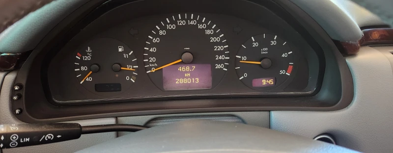 Mercedes-Benz E 220, снимка 12 - Автомобили и джипове - 51664929