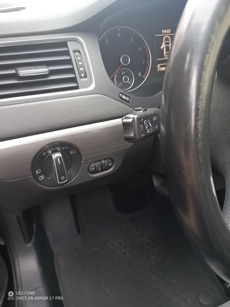 VW Jetta 1.4, снимка 10 - Автомобили и джипове - 52710288